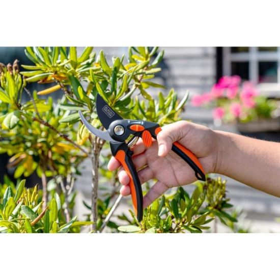 MAKAZE ZA OREZIVANJE 21.5CM  BLACK AND DECKER