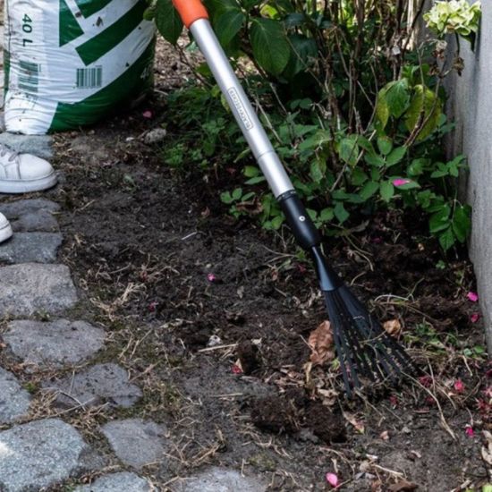 GRABULJA SA TELESKOPSKOM DRŠKOM 78-111CM  BLACK AND DECKER
