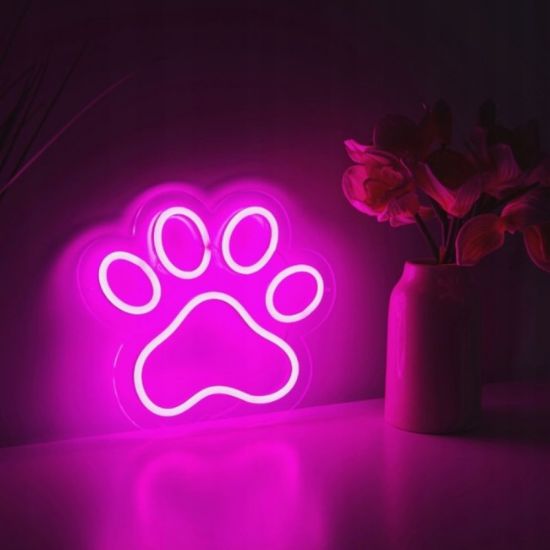 ZNAK NEON  "PAW" 25X25 CM