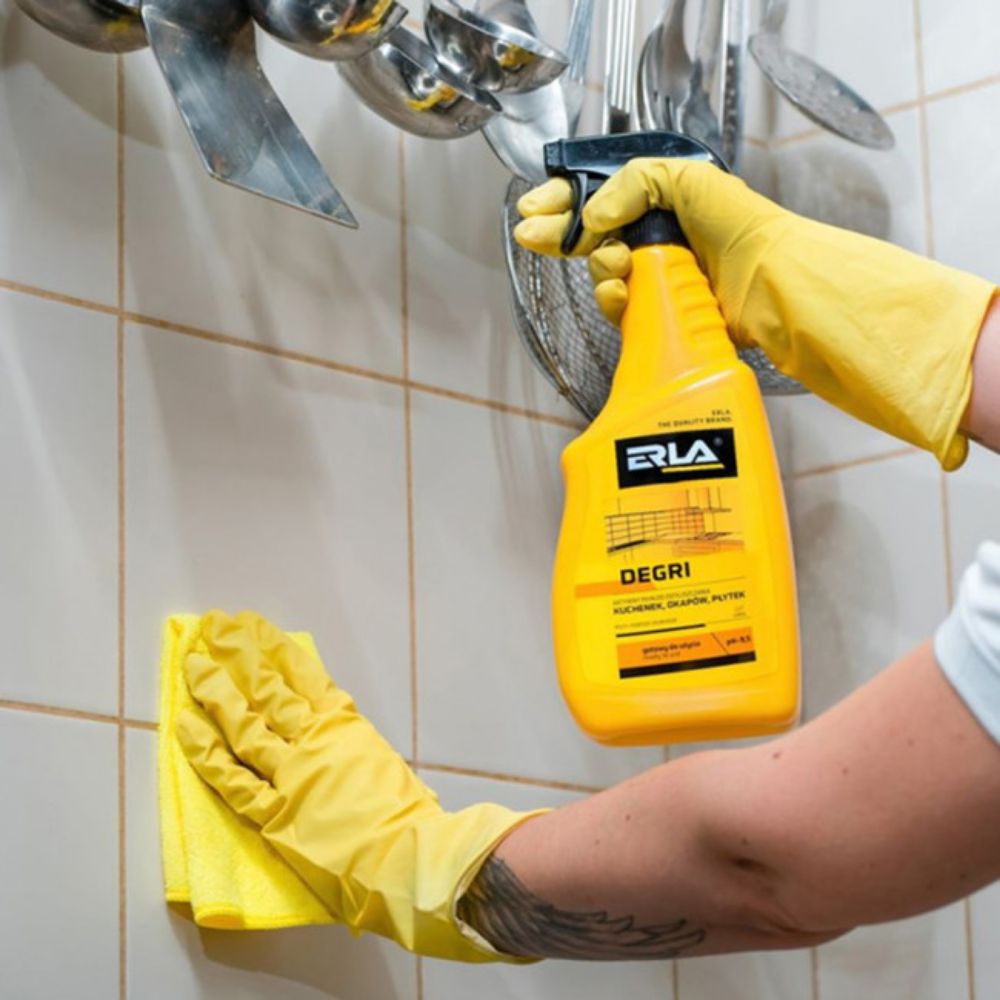 ODMAŠIVAČ UNIVERZALNI 750ML ERLA