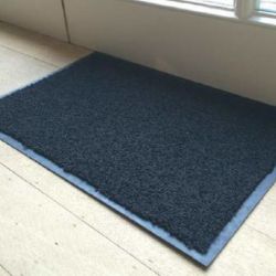 OTIRAČ PURE CLEAN  CRNI  40X60cm  GUMA PO OBODU 